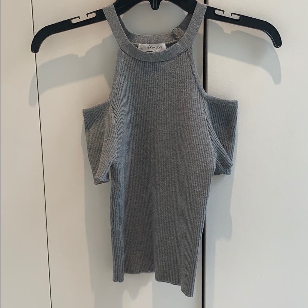 Summer Sale! Never Worn Active USA Medium Crop Top